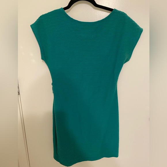 Short sleeve dress with bow tie in front - Picture 2 of 5